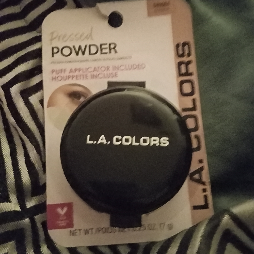 L.A. Colors Compact Pressed Powder - Black Case